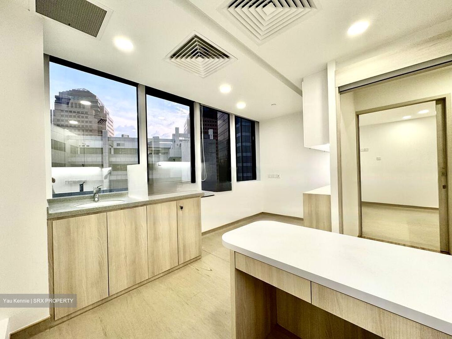 Mount Elizabeth Hospital (D9), Retail #483765991